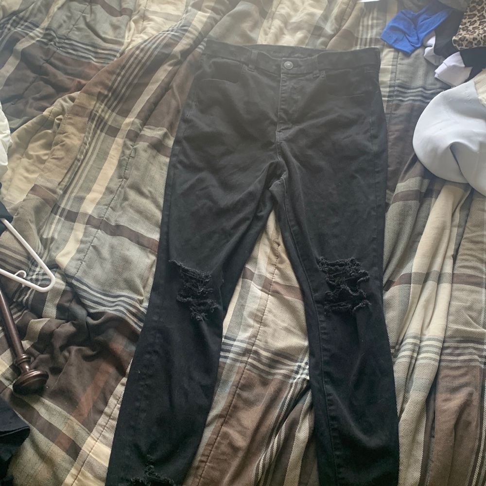 American Eagle Black ripped skinny jeans